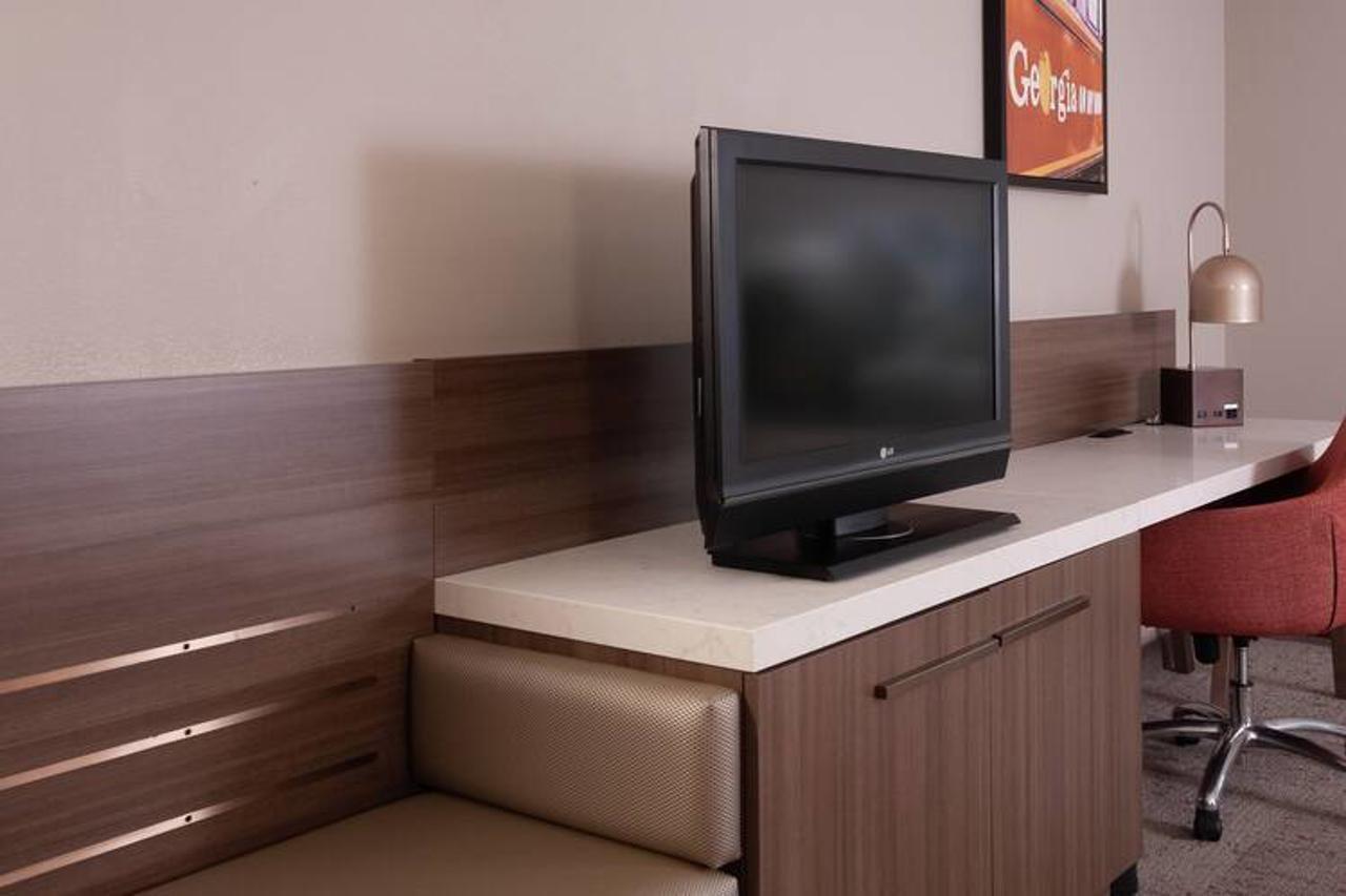 Hilton Garden Atlanta Airport/millenium Center 3*