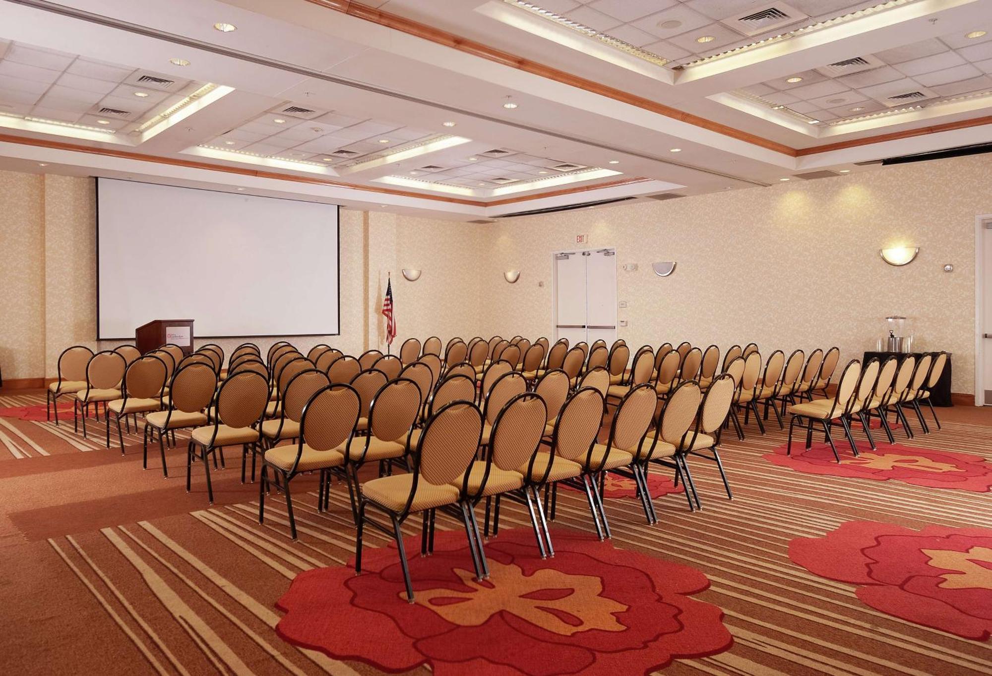 Hotel Hilton Garden Atlanta Airport/millenium Center 3*