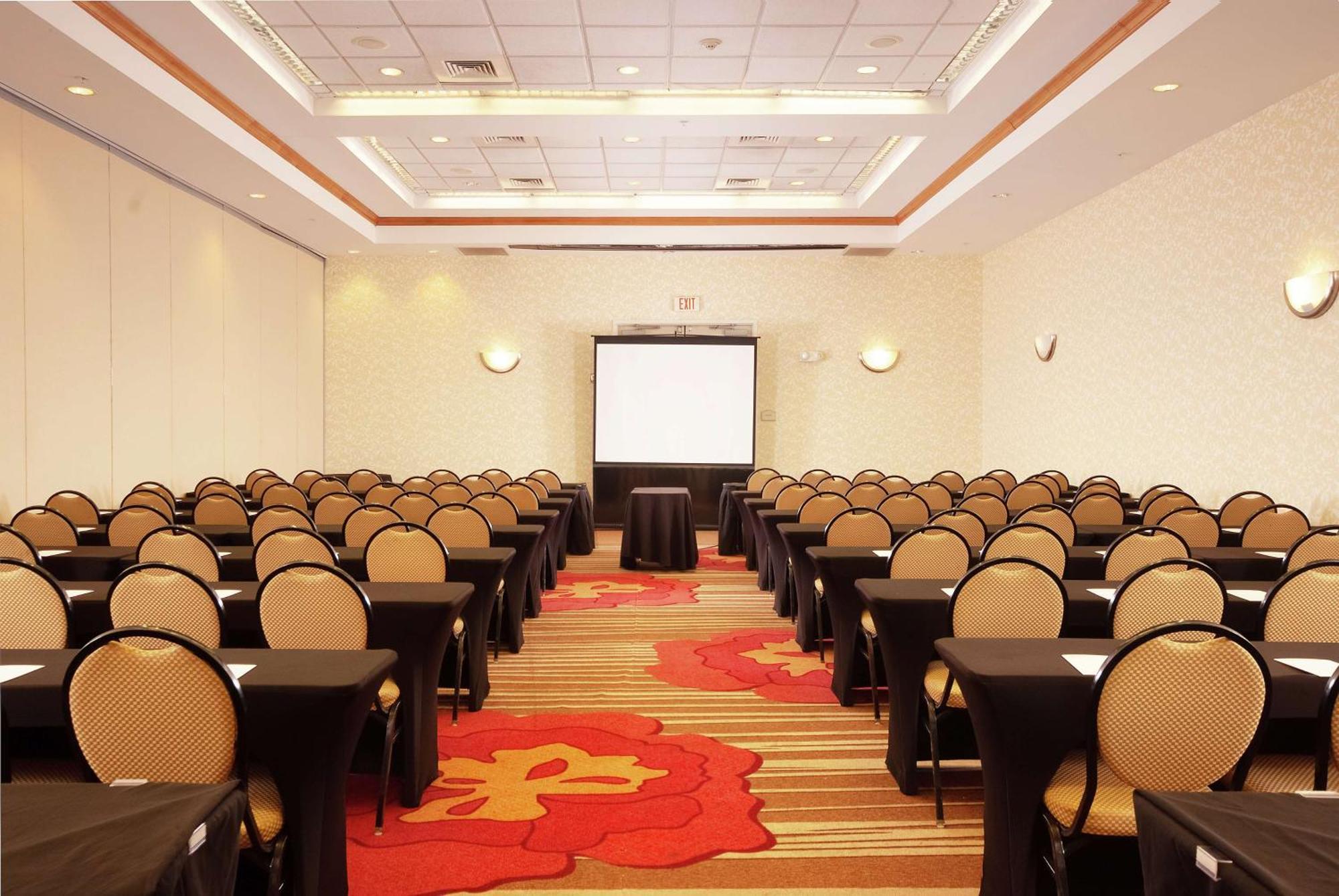 Hilton Garden Atlanta Airport/millenium Center Hotel College Park