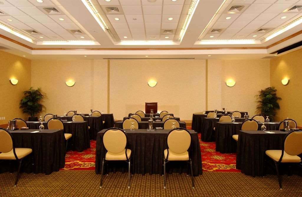 Hilton Garden Atlanta Airport/millenium Center 3*