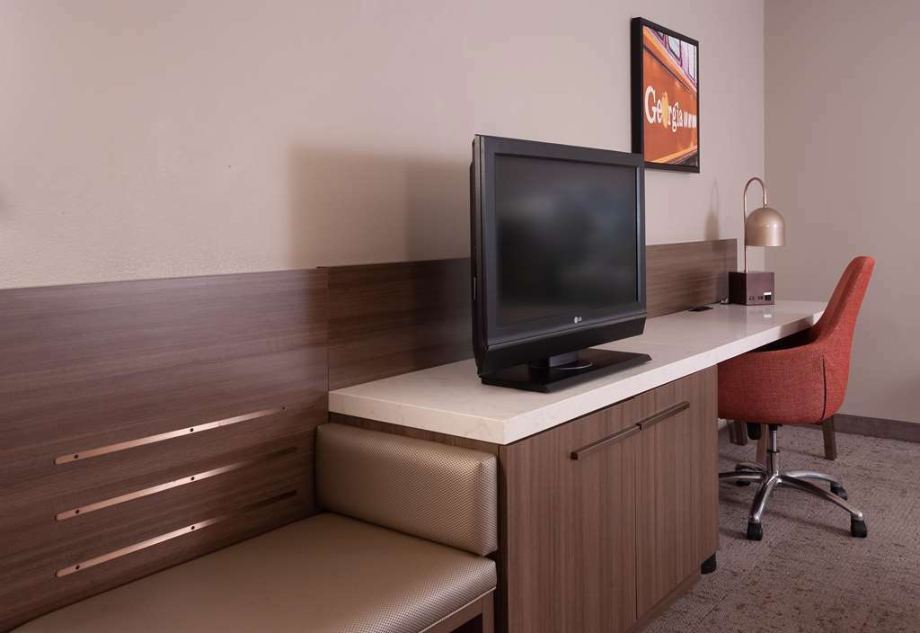 Hilton Garden Atlanta Airport/millenium Center Hotel